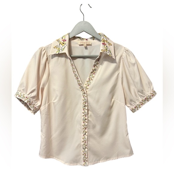 🟠Everly Rose Button-Down Top – Size Medium - Picture 1 of 5